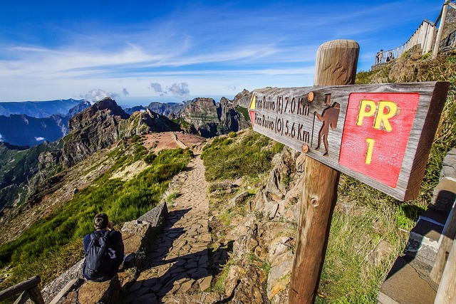 Wegwijzering bij PR1 Pico de Arieiro naar Pico Ruivo